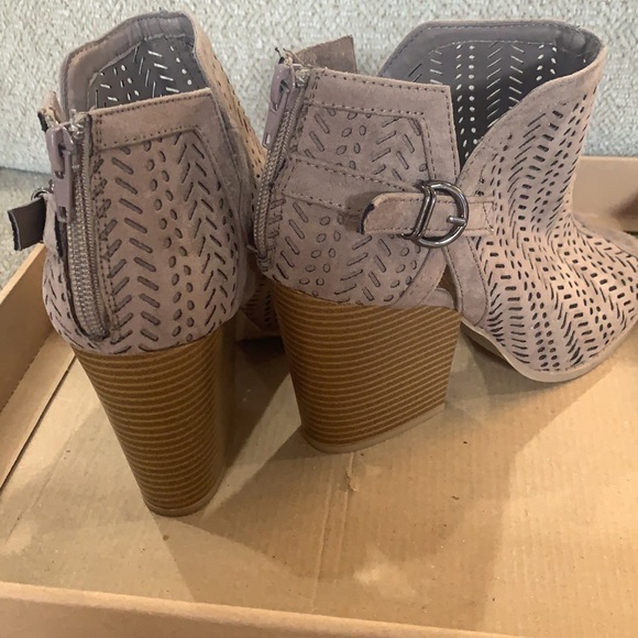 Daytrip Heels - Picture 3 of 4